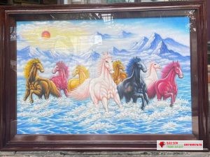 Tranh đá quý mã đáo thành công mệnh thủy