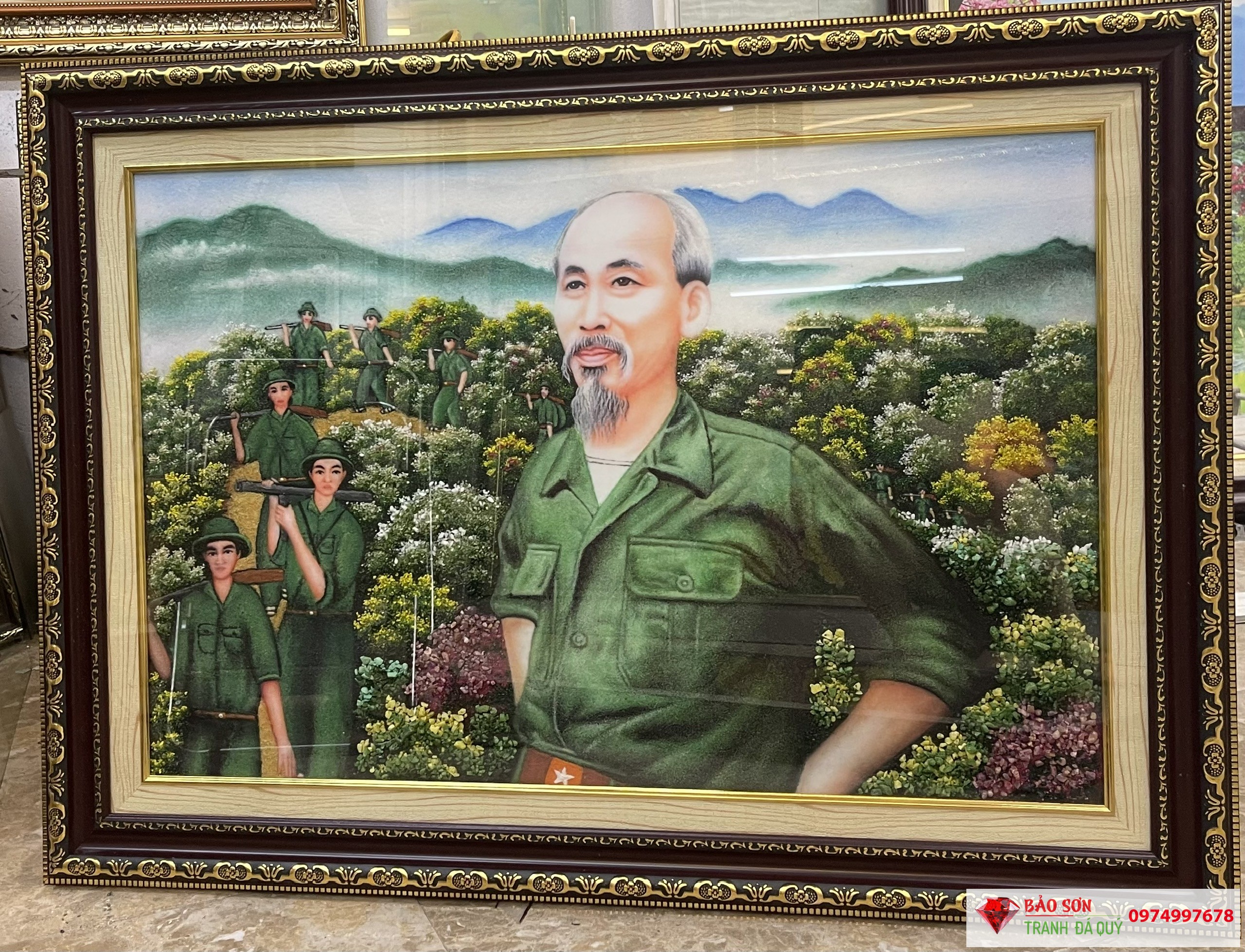 Tranh đá quý bác hồ hành quân