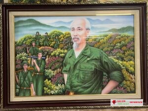 Tranh đá quý bác hồ hành quân